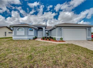 330 SE 8th Pl, Cape Coral, FL 33990