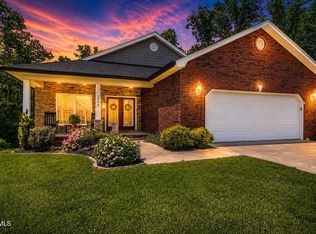 1790 Seaver Rd, Kingsport, TN 37660