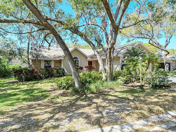 4th image of 826 Hampton Wood Ct