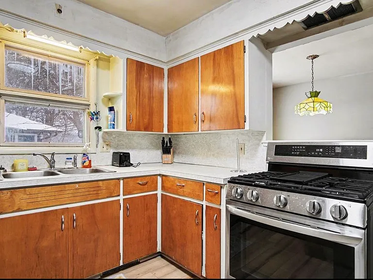 1759 Cambridge Dr SE — Photo 9
