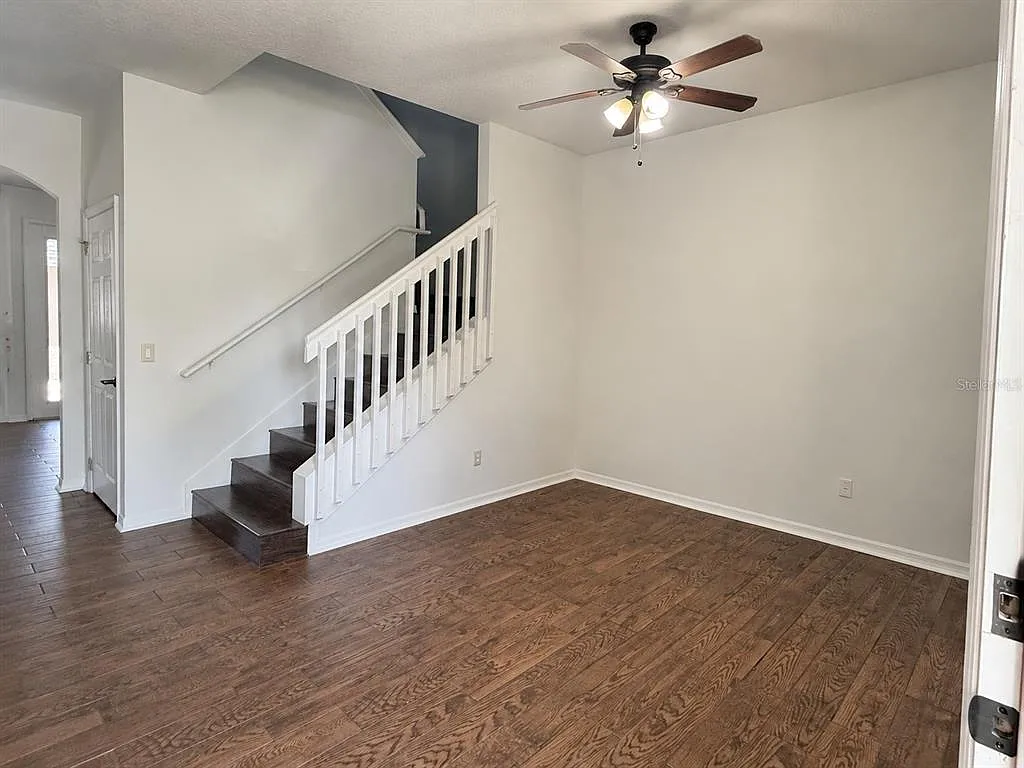 3 bed, 2.5 bath, 1550 sqft, $2,000 — Photo 2