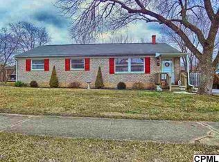 9 Dulles Dr W, Camp Hill, PA 17011