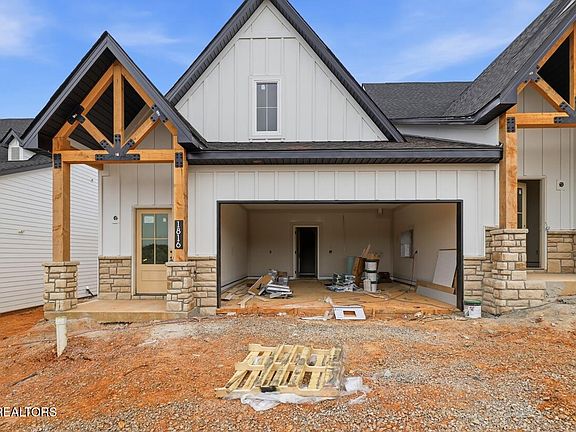 2nd image of 1816 Poplar Springs Pl