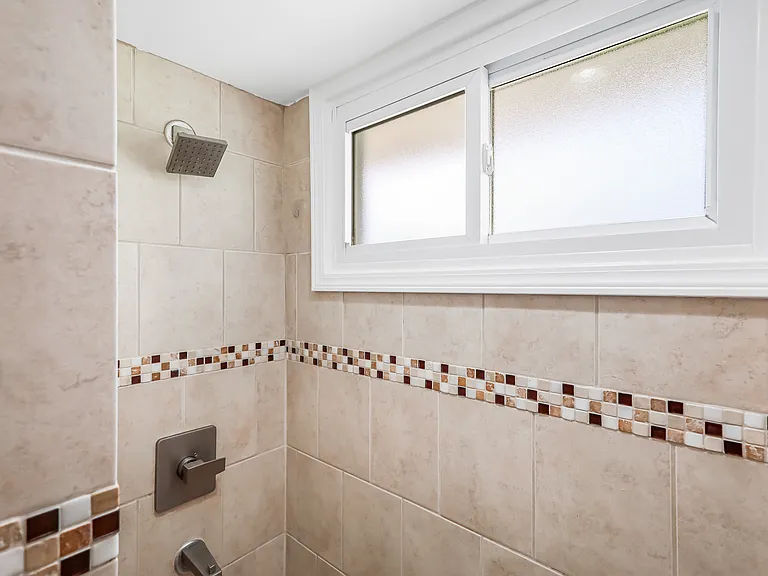 11574 Glamer Dr — Photo 10