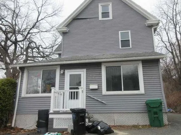 133 Grattan St, Chicopee, MA 01020