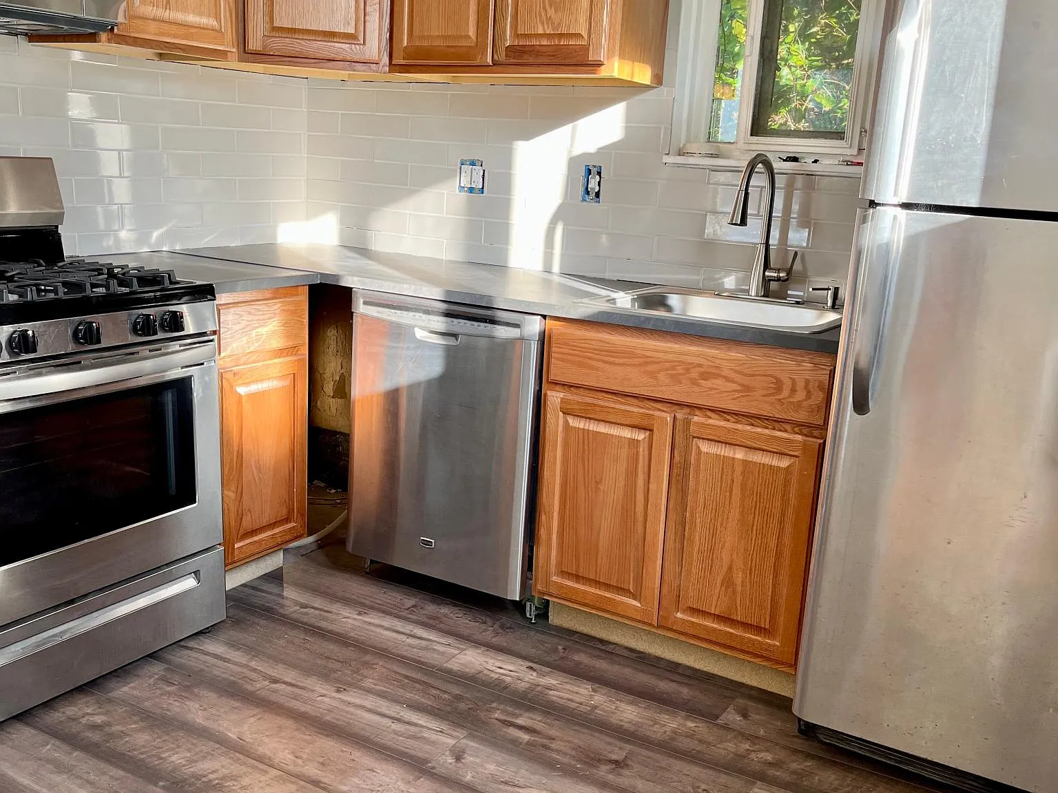 947 Deely Street — Photo 4
