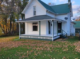 210 W Bell St, Camden, MI 49232