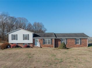 2011 Lamb Rd, Lexington, NC 27295