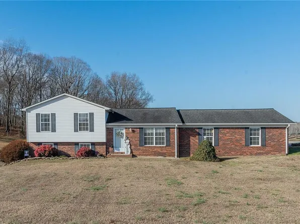 2011 Lamb Rd, Lexington, NC 27295