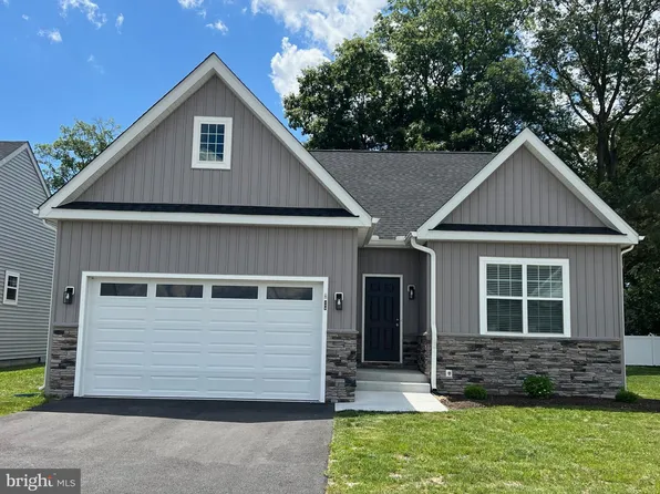 208 Danfield Dr, Seaford, DE 19973