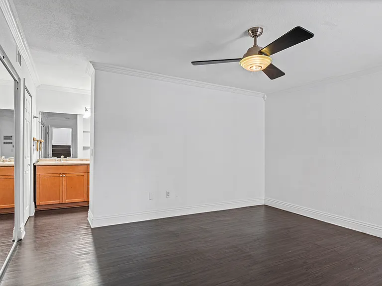 2257 Worden St #3 — Photo 15