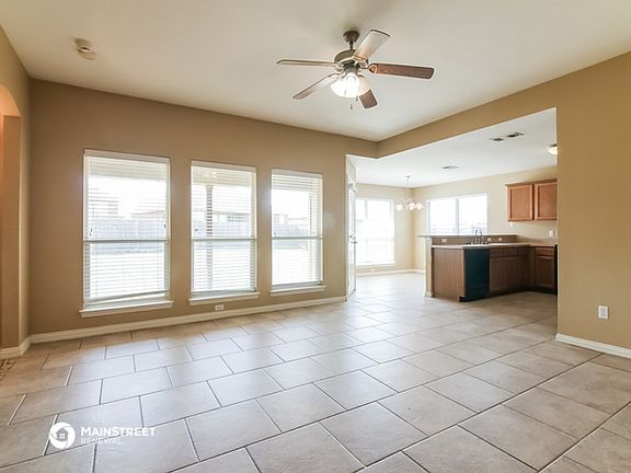 5th image of 212 Kennedy Ct
