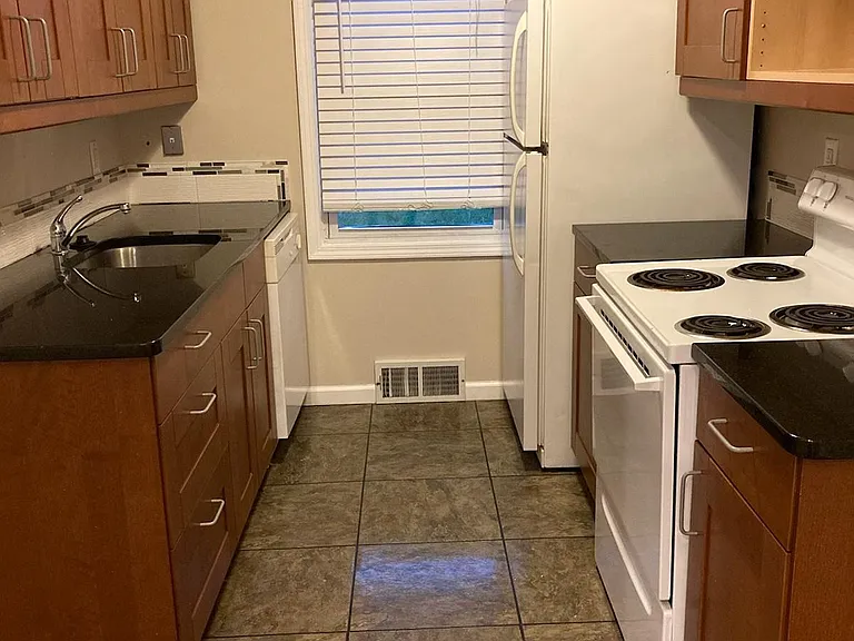 2270 Browning St — Photo 5