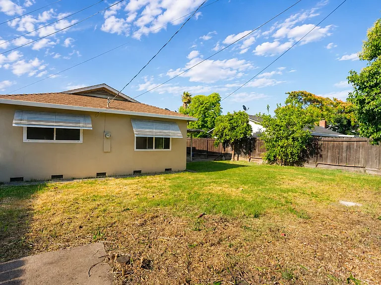 706 Edan Ave — Photo 18