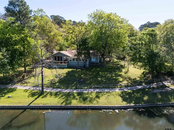 125 Rainbow Cv, Holly Lake Ranch, TX 75765