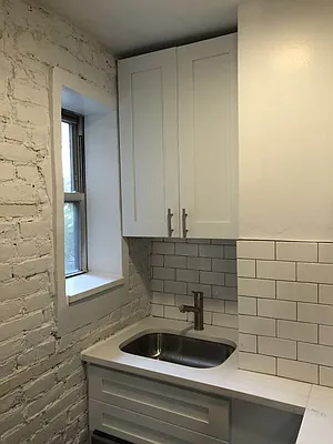 Rented by Sky Management | media 19