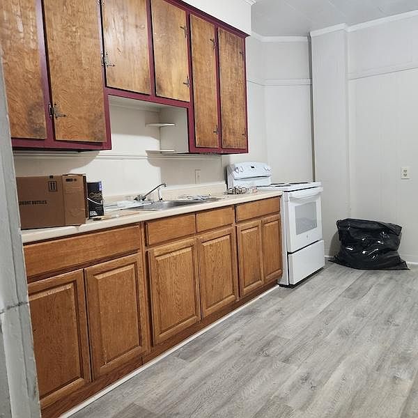 10 D St, Whitinsville, MA 01588 Zillow