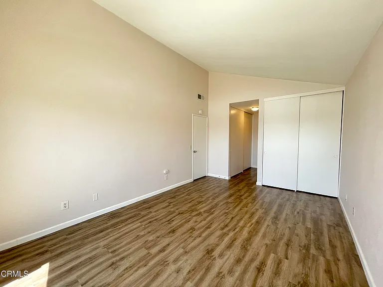 936 Belmont Ave — Photo 15