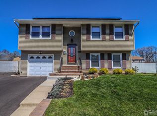 309 Oak Pl, Piscataway, NJ 08854