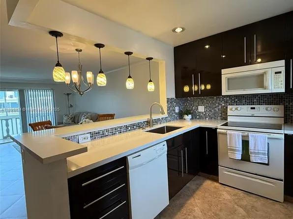 218 NE 12th Ave APT 503, Hallandale, FL 33009