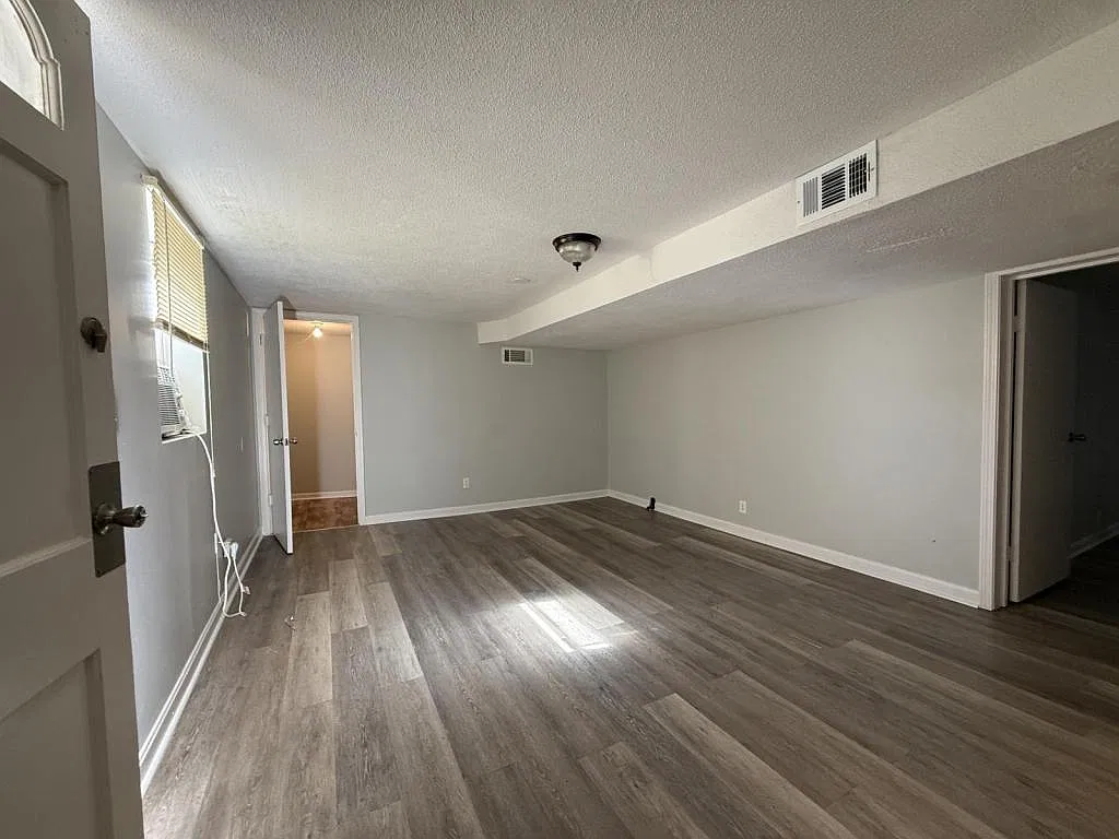 920 Sunset Dr — Photo 3