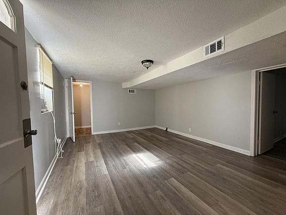 3rd image of 920 Sunset Dr APT 2
