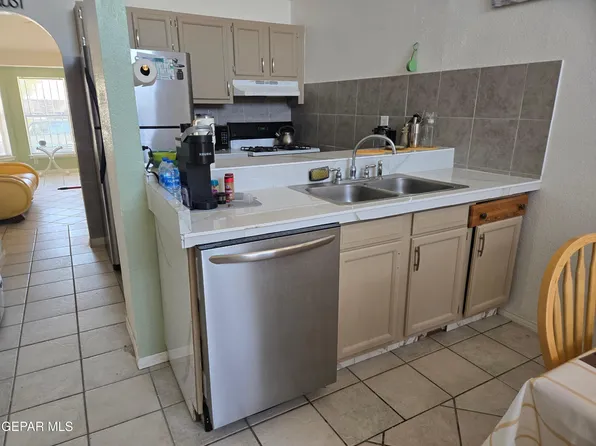 11376 Lake Erie Dr, El Paso, TX 79936