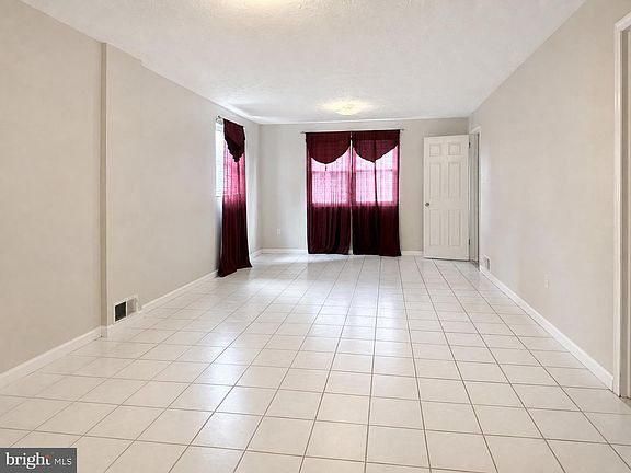 4th image of 1918 Nova Ave