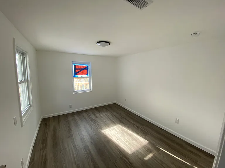 326 E Main St #1 — Photo 5
