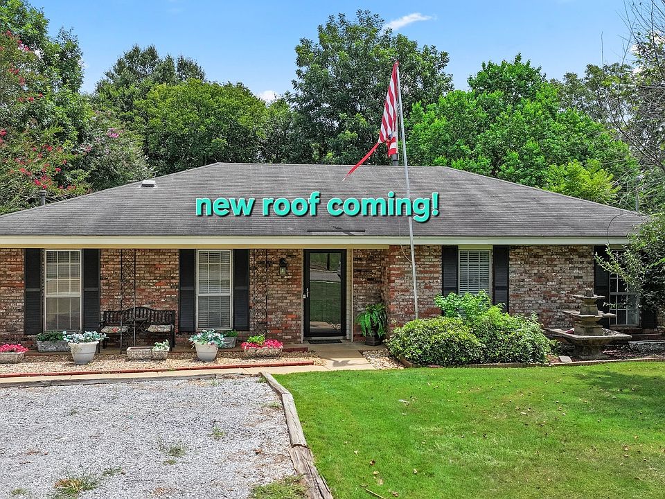 1st image of 206 Sheila Blvd