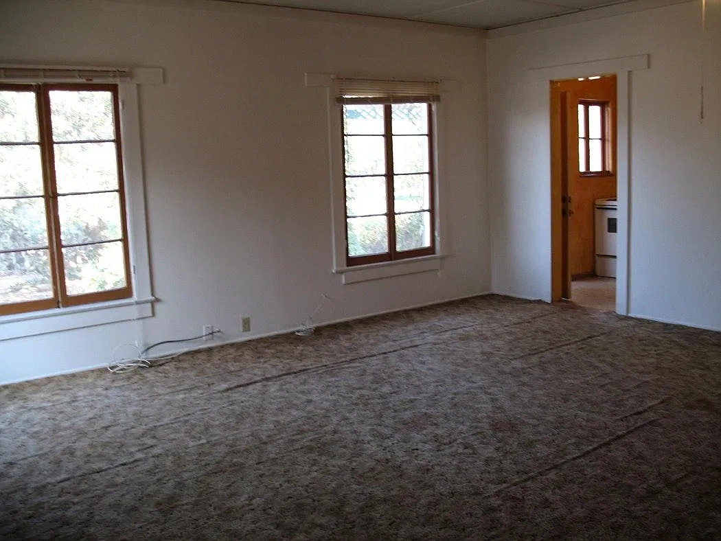1 bed, 900 sqft, $1,900 — Photo 3