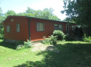 318 Thayer Ave, Chester, NE 68327