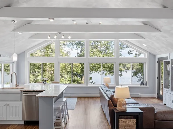 91 Lakeshore Dr, Georgetown, MA 01833