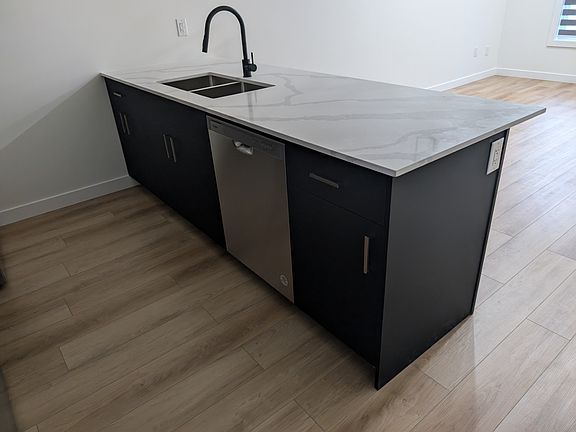 4th image of 1106 Rosemount Ave #1106