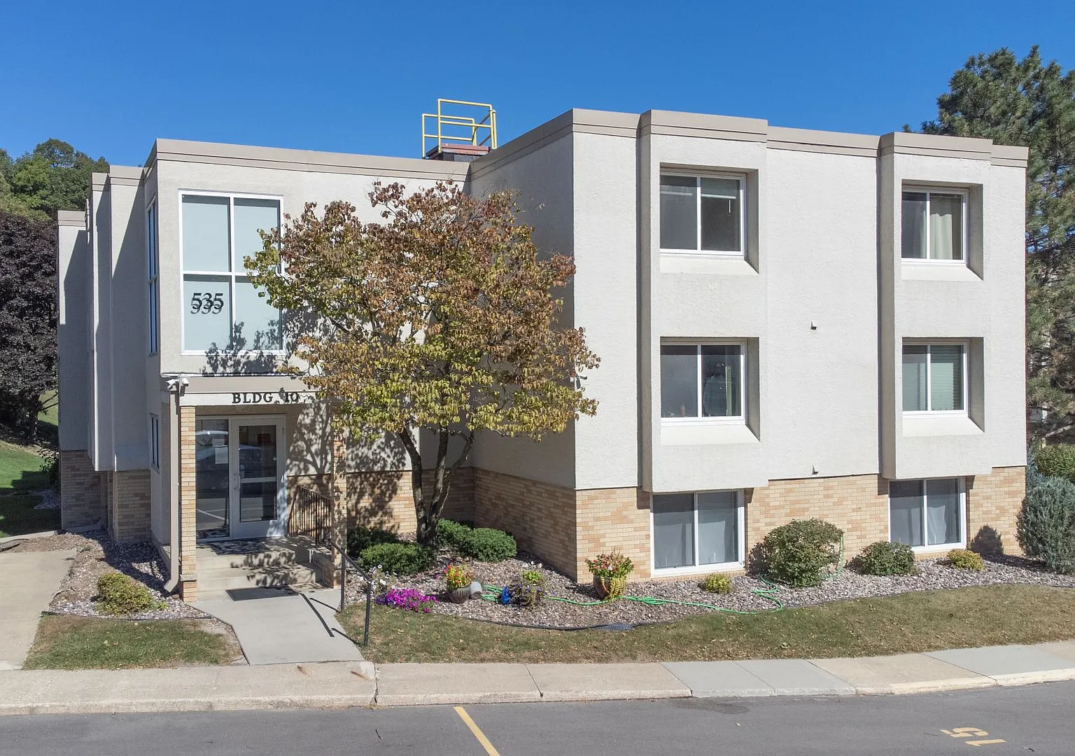1 bed, 1 bath close proximity to downtown! — Photo 3