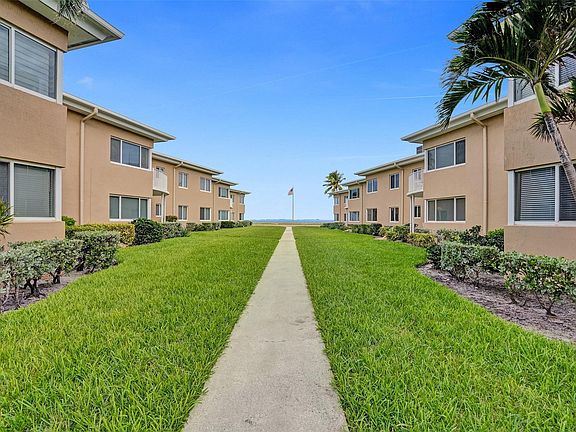 3rd image of 1410 S Ocean Boulevard #1F