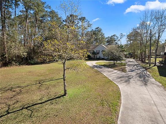 3rd image of 26605 Lucille Dr