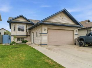 11218 S 76th Ave, Grande Prairie, AB T8W0G4