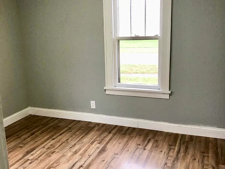 1823 Seymour Ave — Photo 4