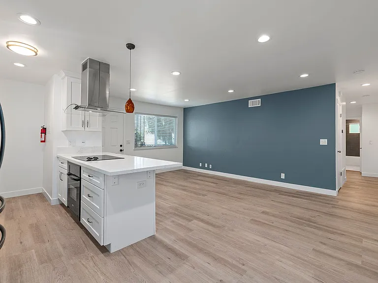 2466 Golzio Ct #4 — Photo 5