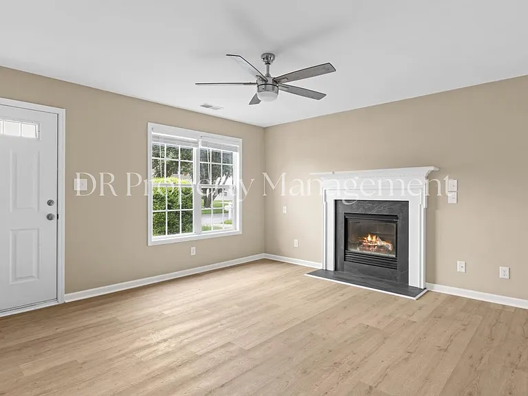 4708 Periwinkle Pl — Photo 4