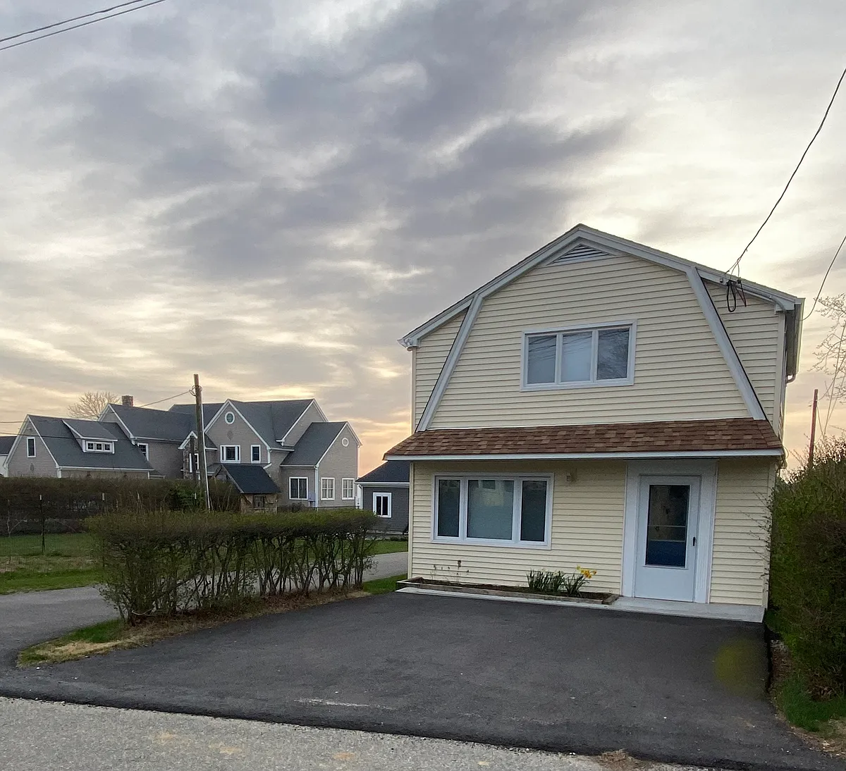 Building Photo - 108 E Shore Dr