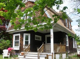 29 Darrow St, New London, CT 06320