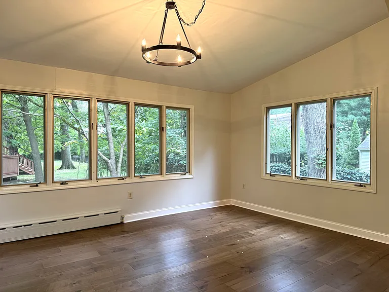 203 Edgar Ave — Photo 11