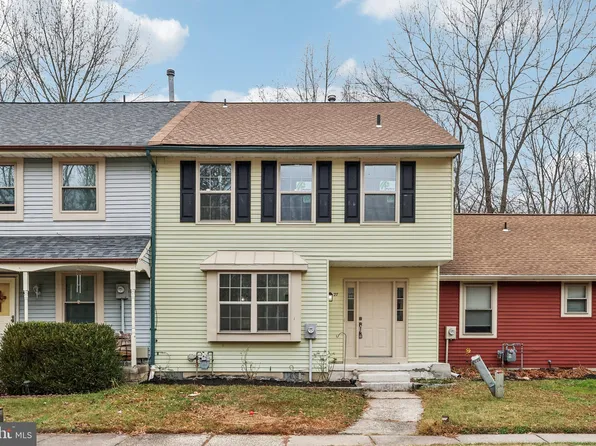 27 Fawnhollow Ct, Medford, NJ 08055