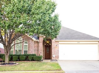 2117 Oak Manor Dr, Bedford, TX 76021