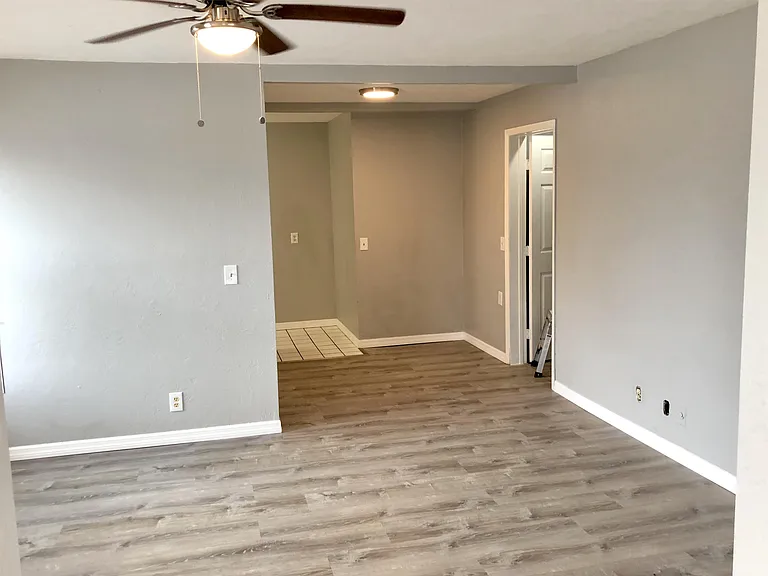 107 Washington St #7 — Photo 1