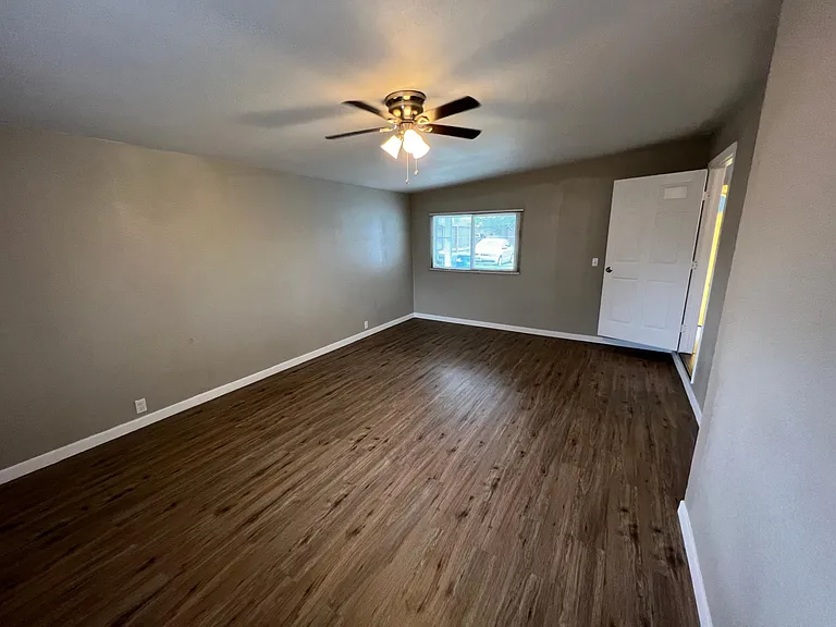 4845 Concord St — Photo 4