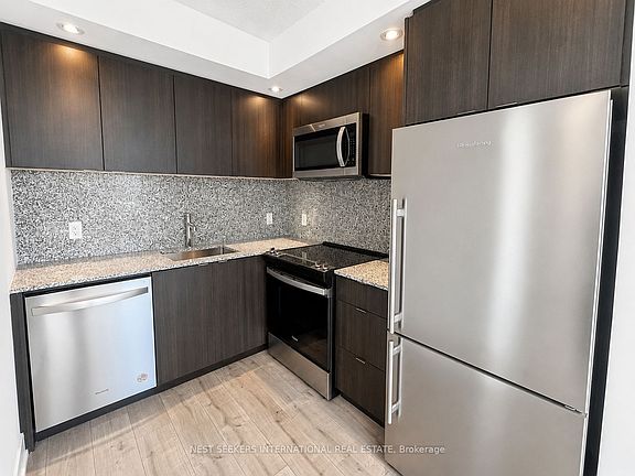 5th image of 10 Eva Rd #Penthouse 08