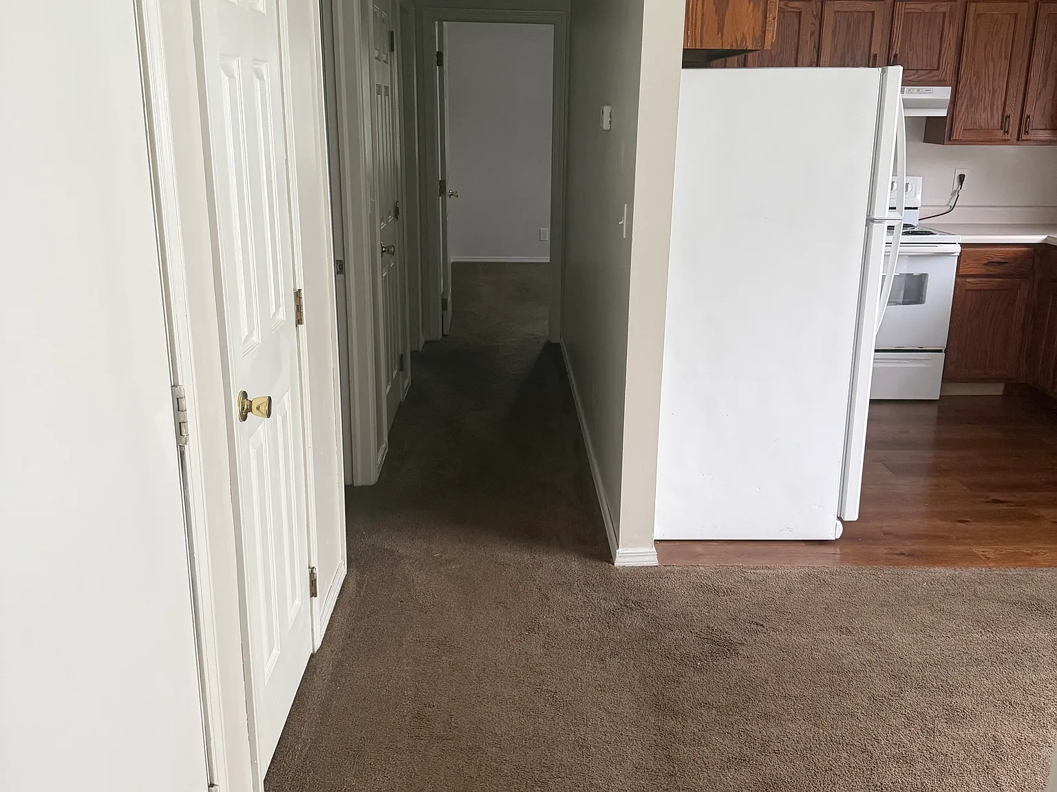 2 bed, 1000 sqft, $1,200 — Photo 3
